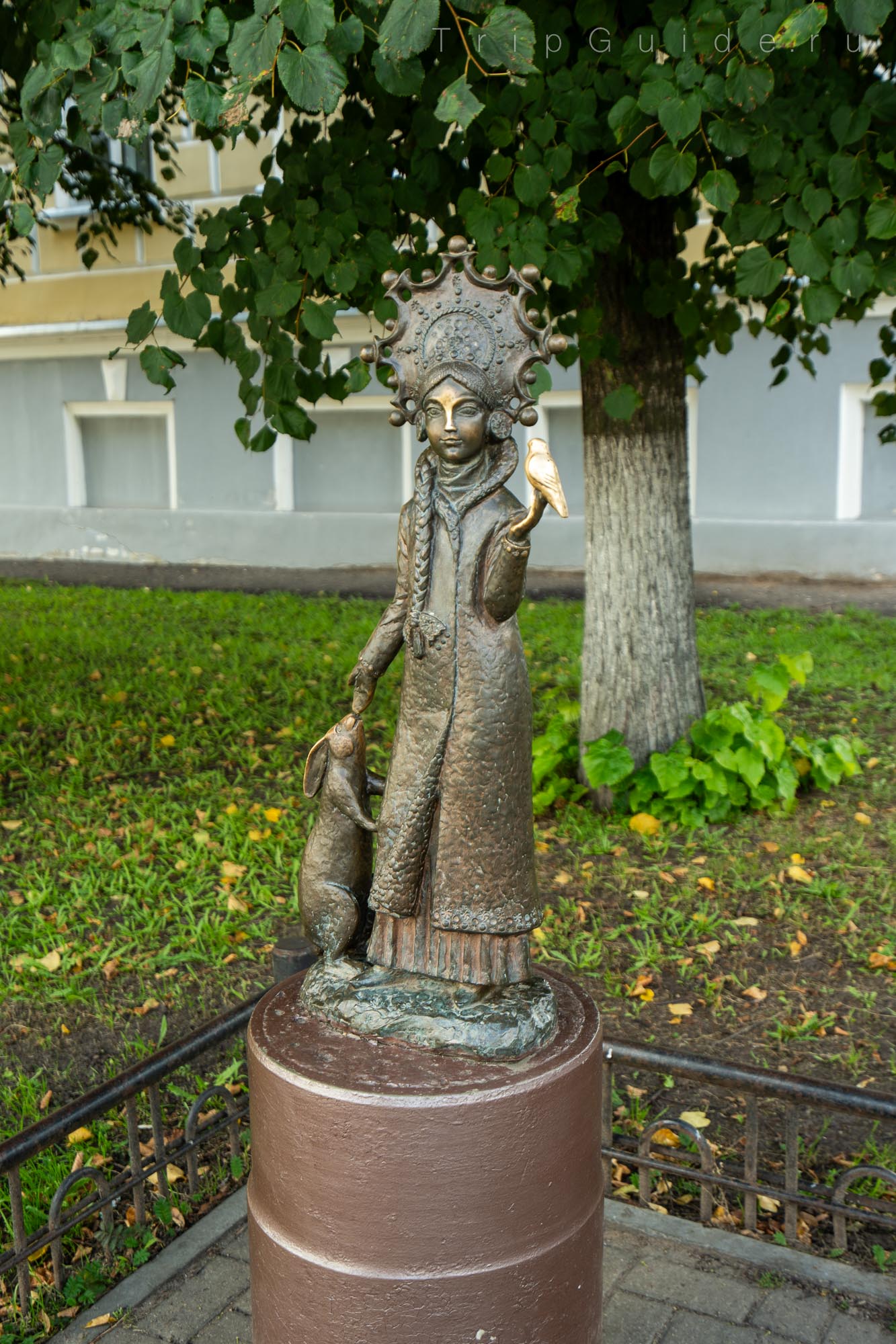 Скульптура Снегурочка в Костроме