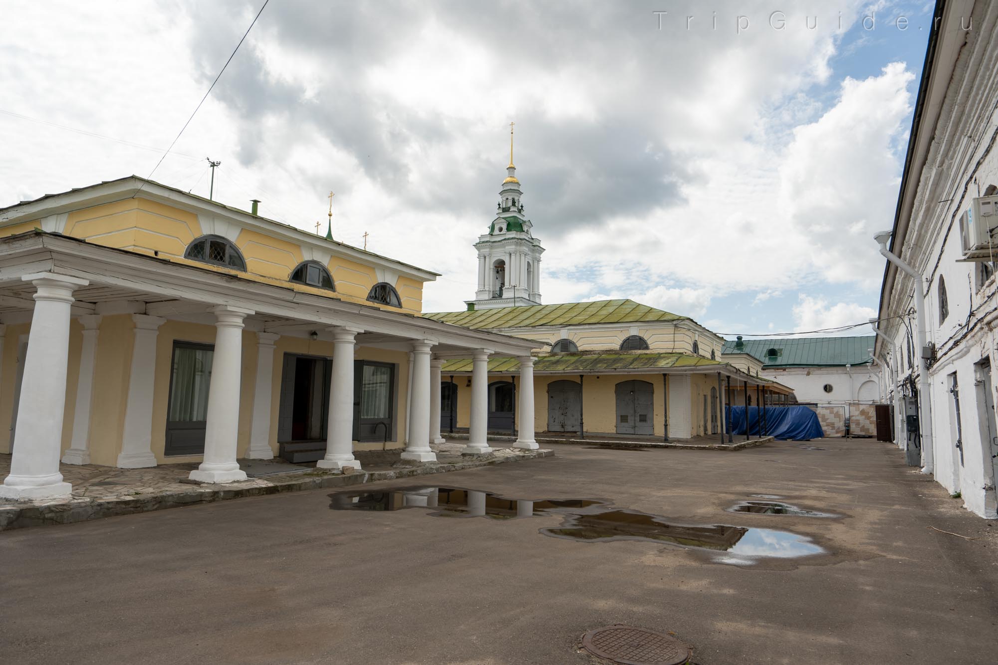 Торговые ряды – памятник архитектуры в Костроме