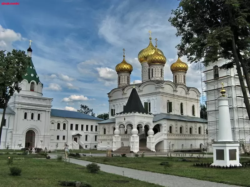 Ипатьевский монастырь в Костроме