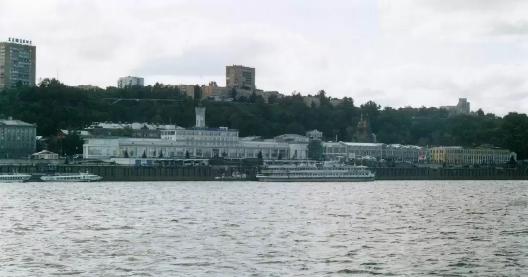 Речной вокзал и кремль в Нижнем Новгороде