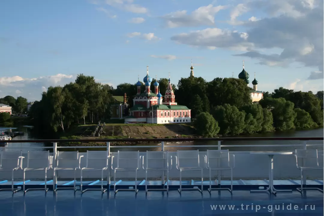 Угличский кремль как на ладошке с борта теплохода