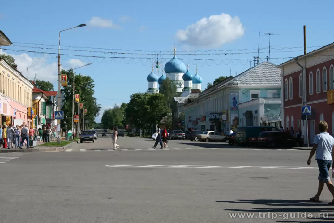 Центральная улица Углича