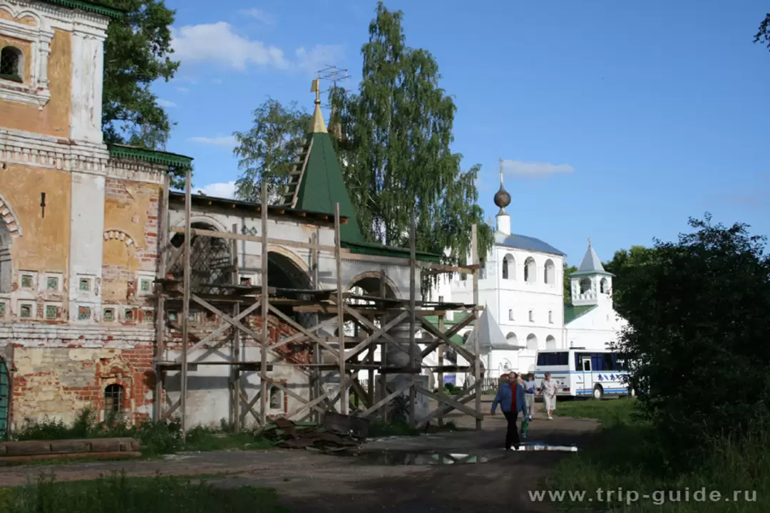 Крыльцо церкви Иоанна Предтечи