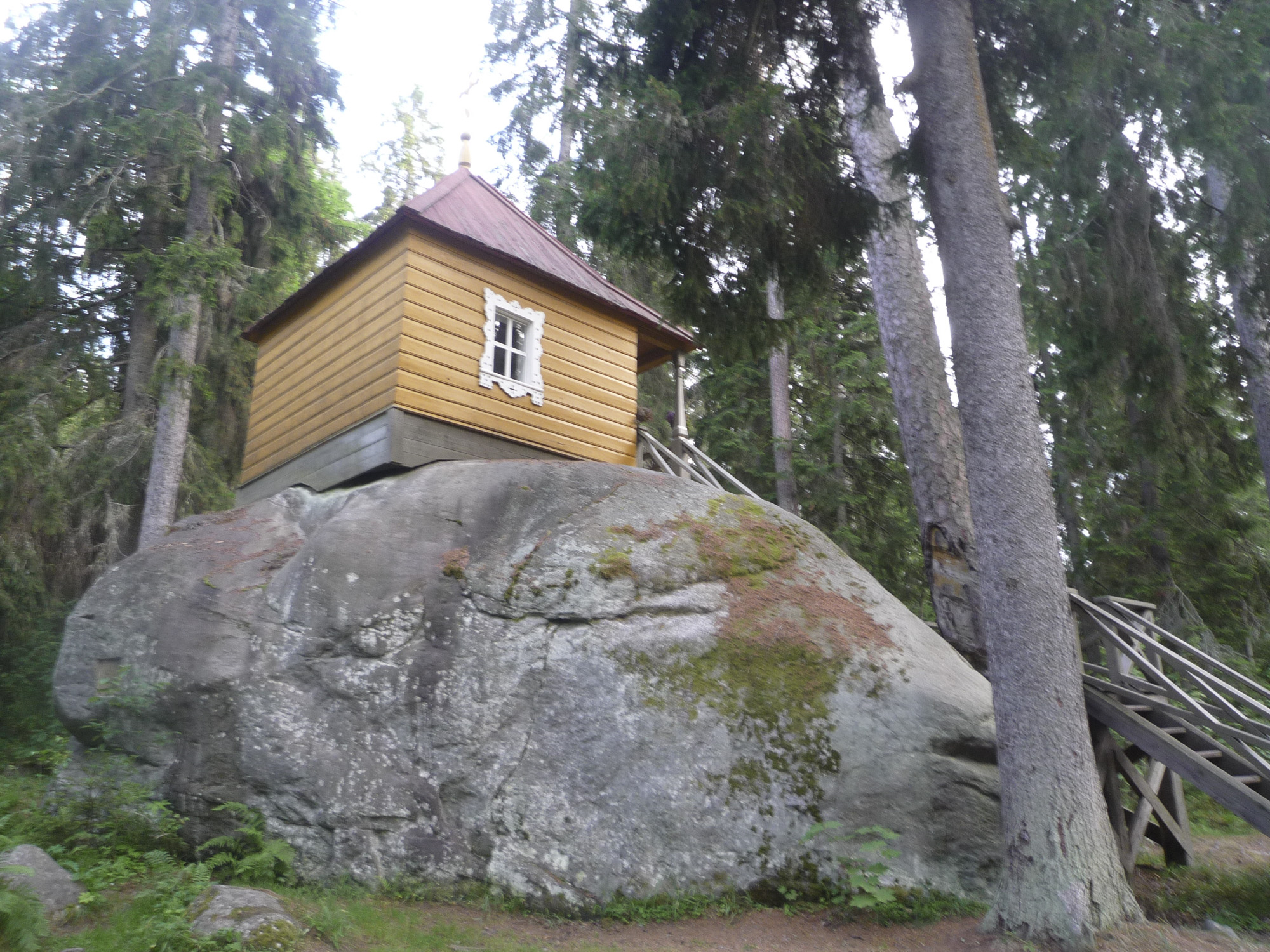 Конь-камень, Коневец