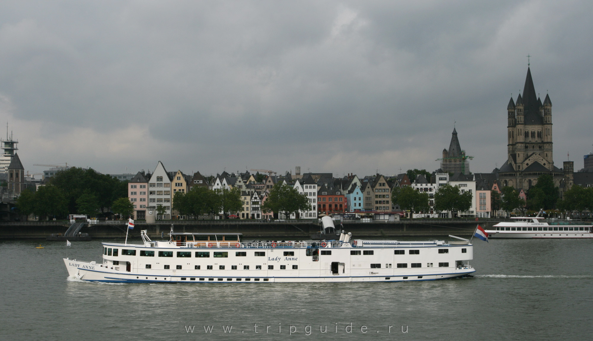 Теплоход Lady Anne