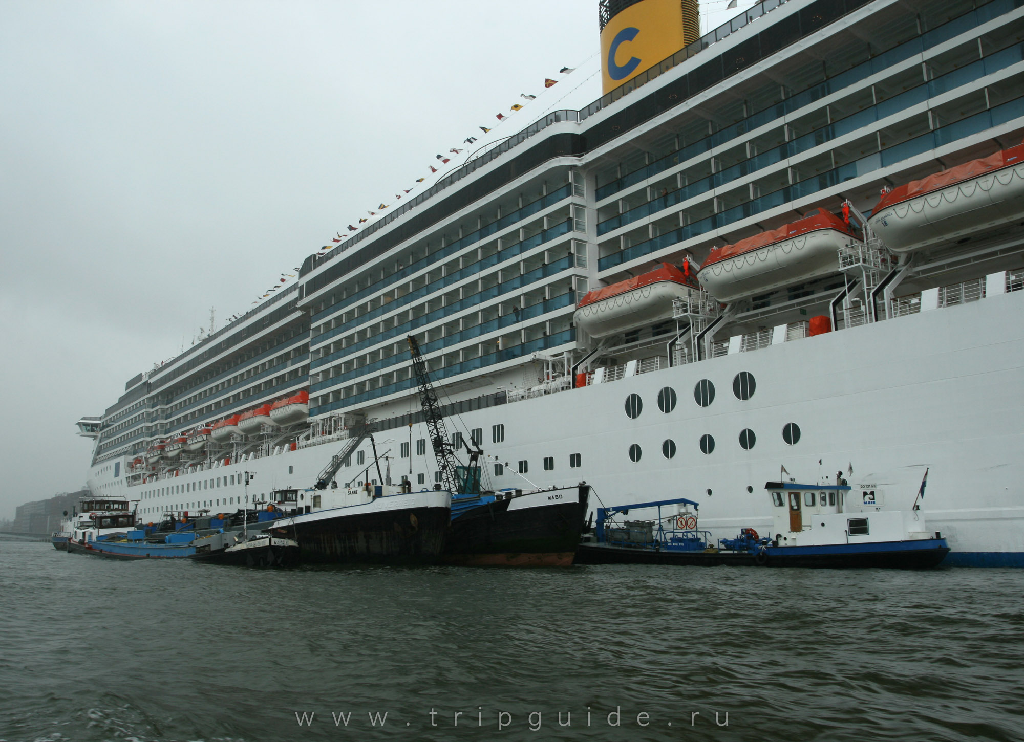 Теплоход Costa Atlantica в Амстердаме