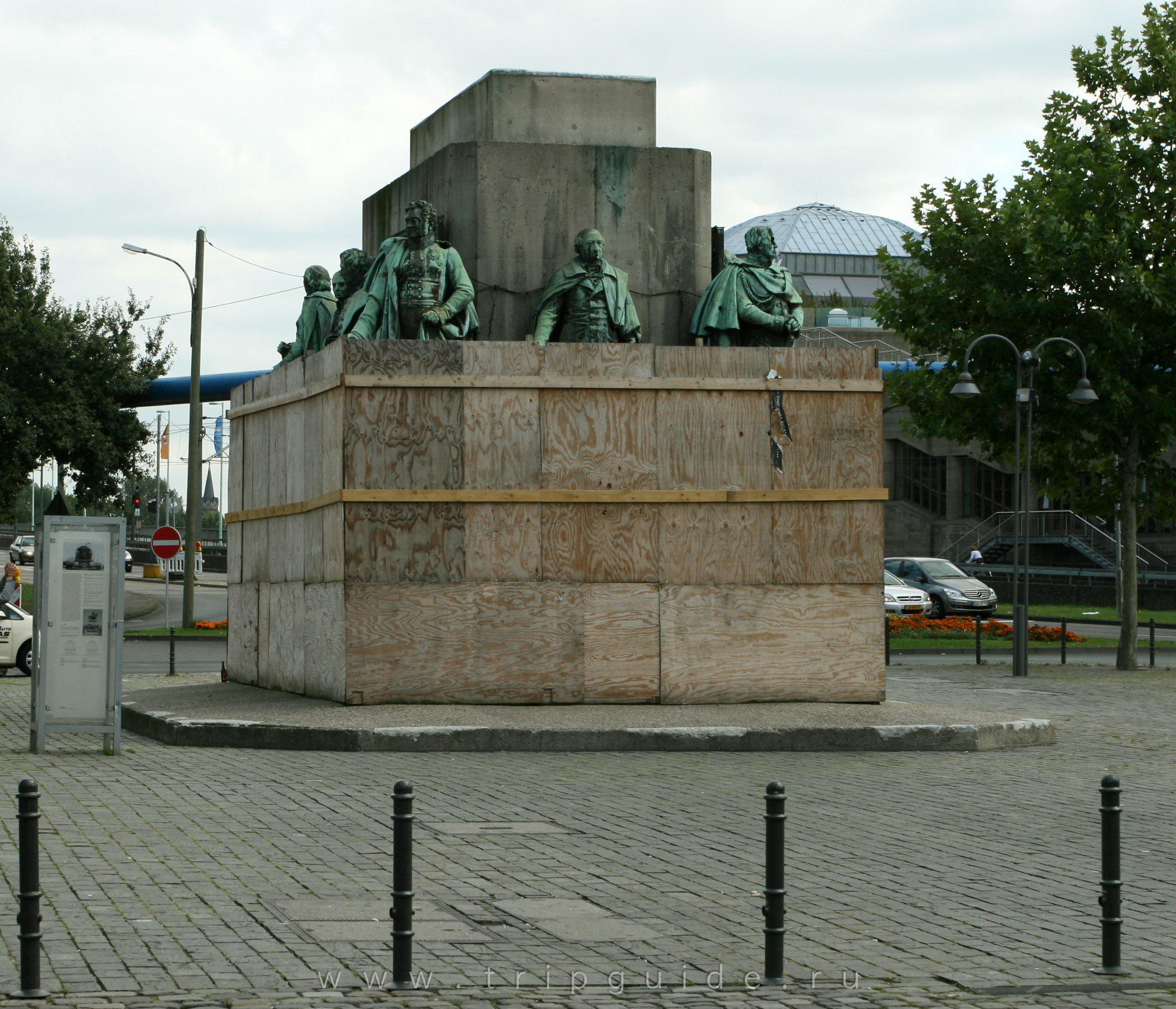 Сенной рынок в Кёльне (Heumarkt)