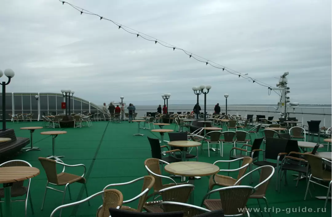 Sun bar (Солнечный бар) на верхней палубе