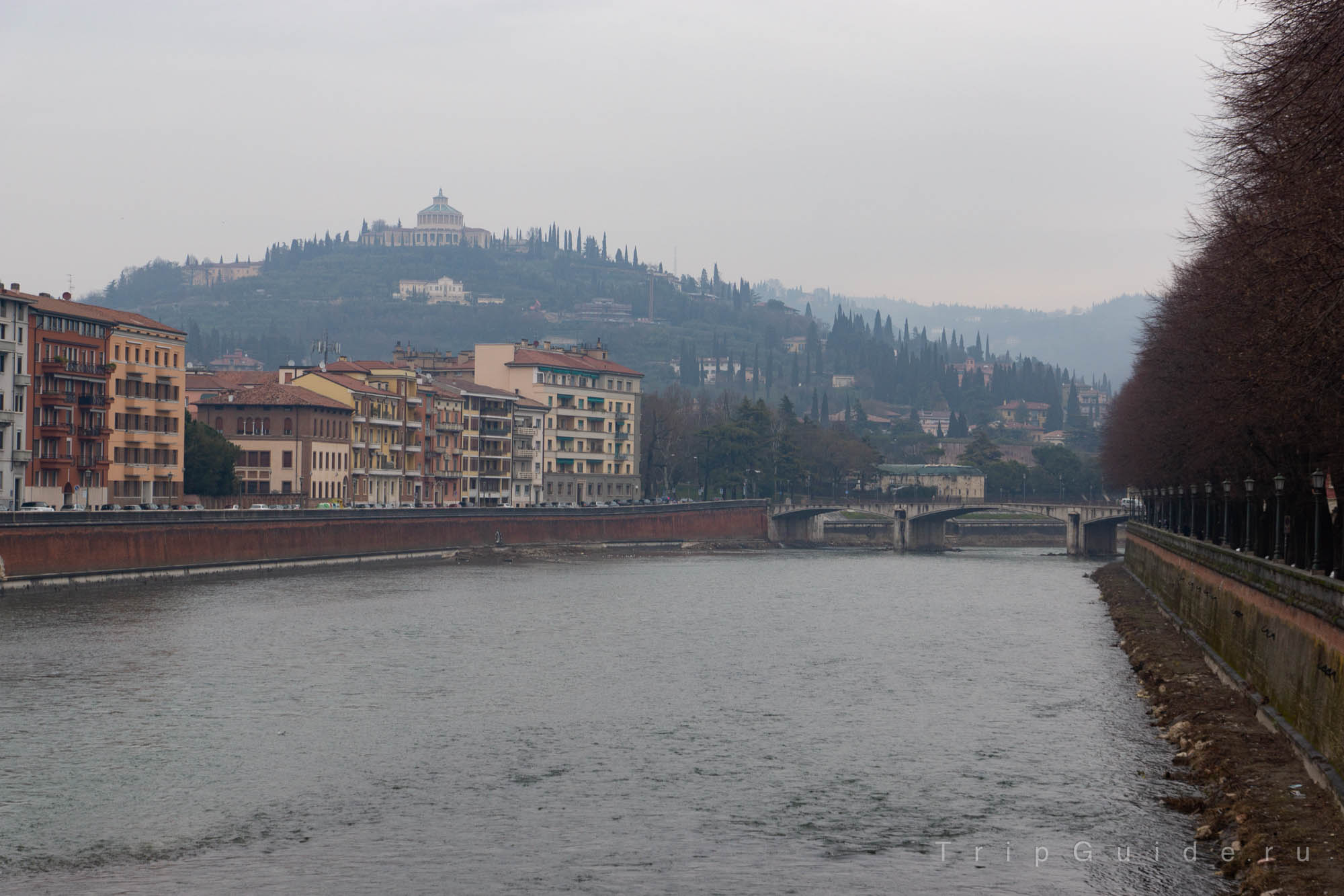 Река Адидже и вид на форт Святого Леонардо (Forte San Leonardo)