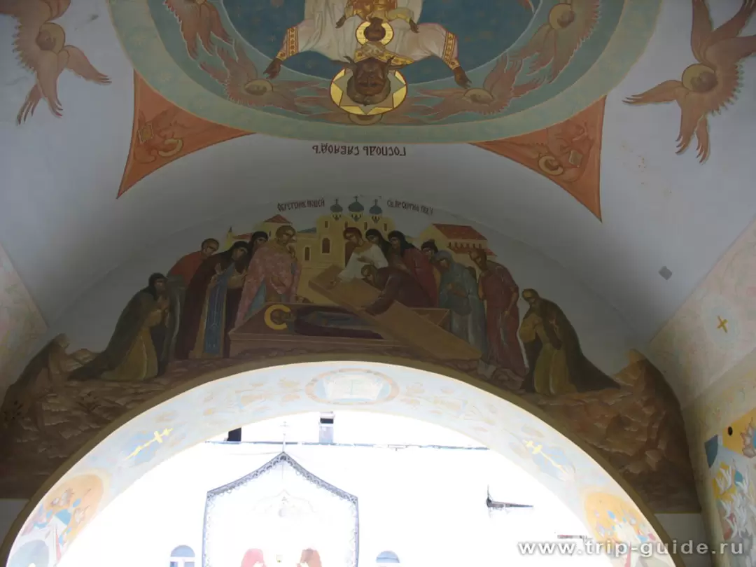 Росписи в Святых вратах