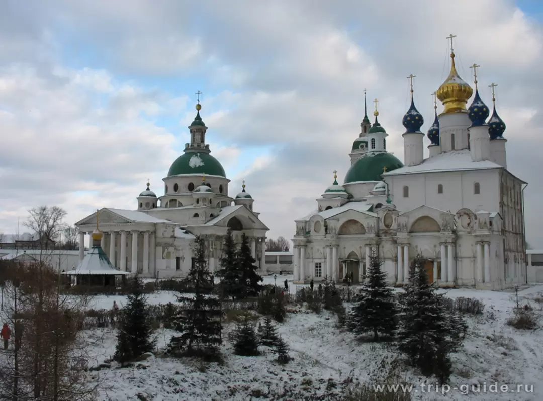 Соборы Яковлевского монастыря