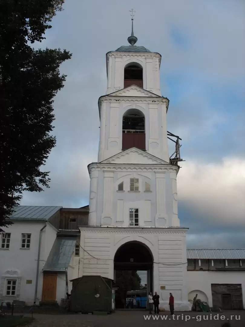 Колокольня Никитского монастыря