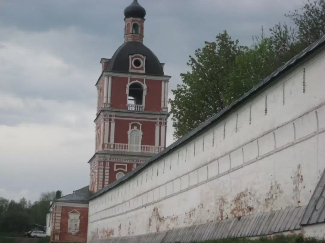 У стен Горицкого монастыря