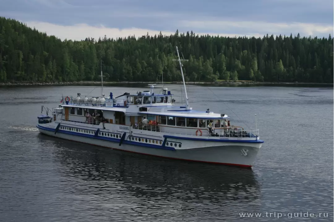 Теплоход «Валаамъ» в Большой Никоновской бухте