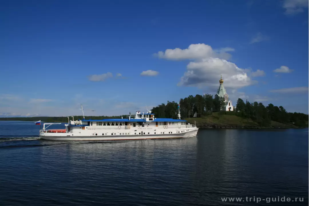 Валаам, теплоход «Инженер Нарин» в Монастырской бухте