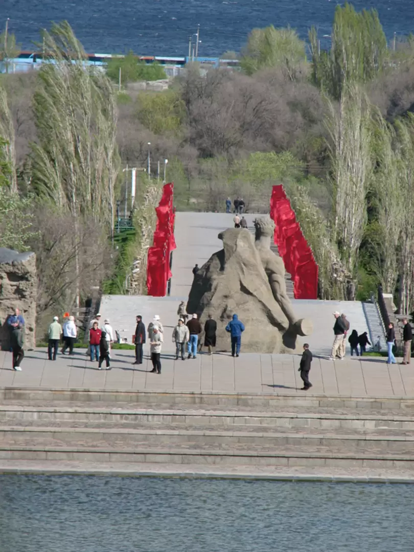 Мамаев курган, Аллея славы